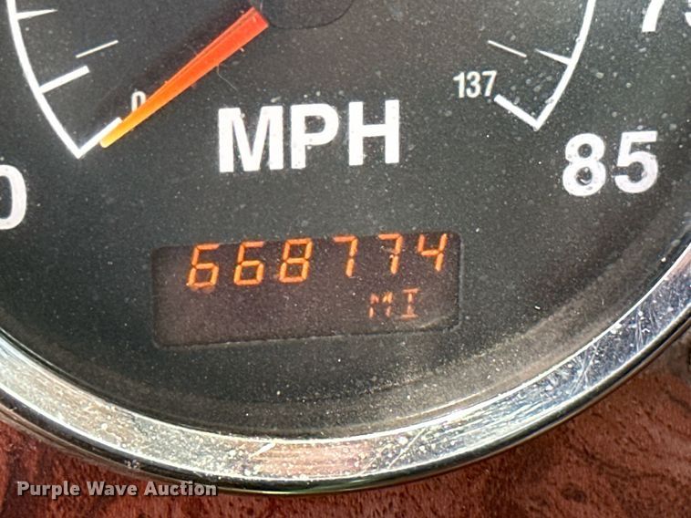 image for item ML9096 2005 International 9200  semi truck