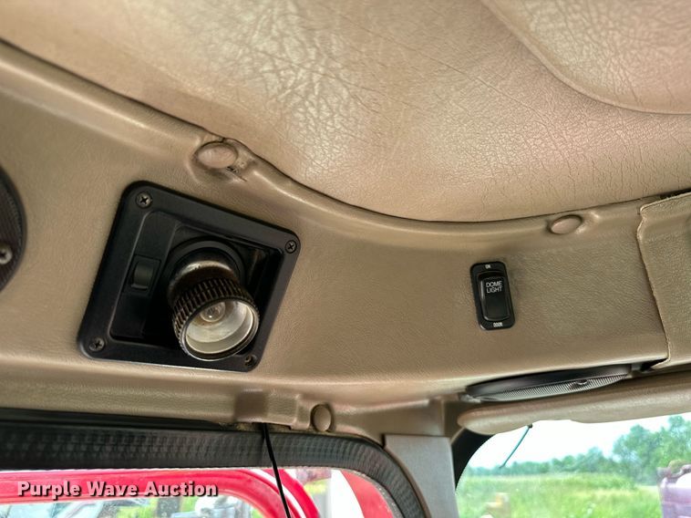 image for item ML9096 2005 International 9200  semi truck