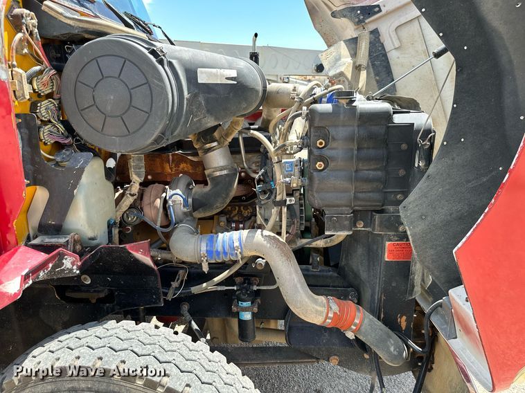 image for item ML9096 2005 International 9200  semi truck