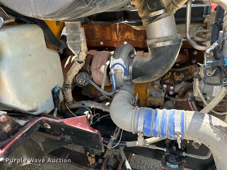 image for item ML9096 2005 International 9200  semi truck