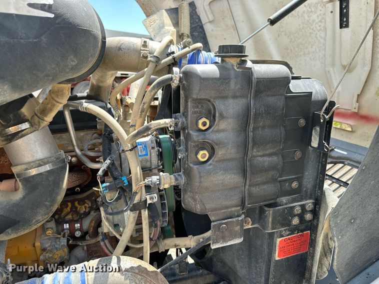 image for item ML9096 2005 International 9200  semi truck