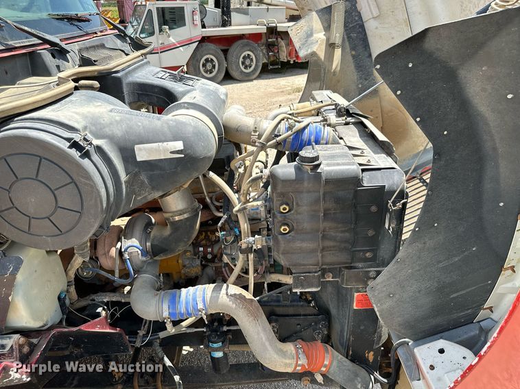 image for item ML9096 2005 International 9200  semi truck