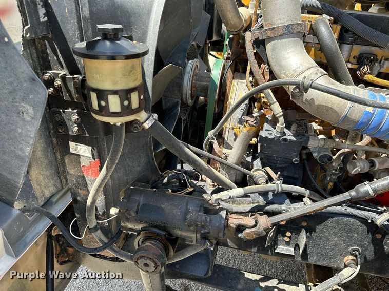 image for item ML9096 2005 International 9200  semi truck