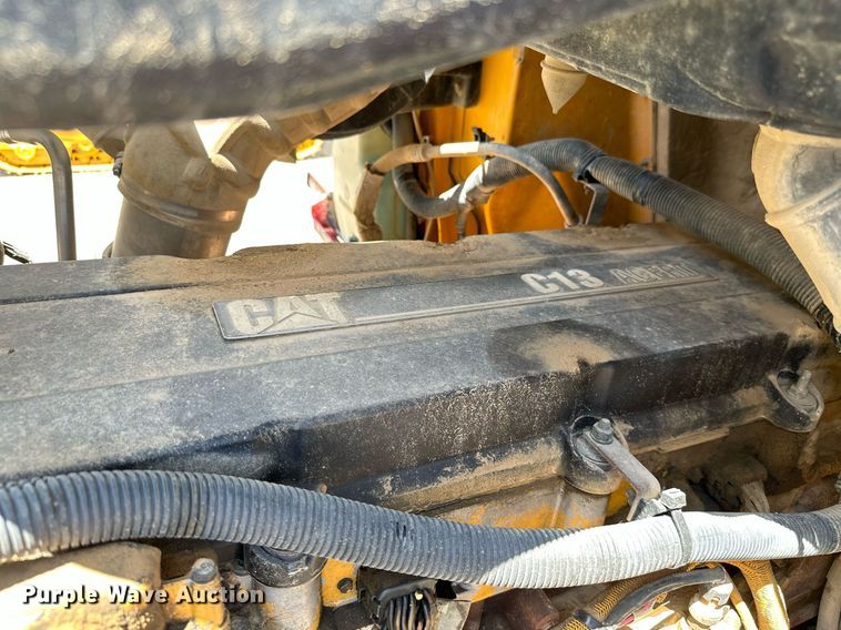 image for item ML9096 2005 International 9200  semi truck