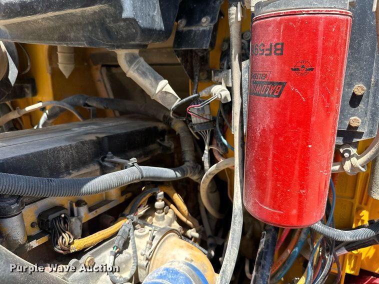 image for item ML9096 2005 International 9200  semi truck