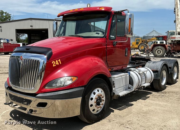 image for item ML9097 2017 International ProStar 122  semi truck