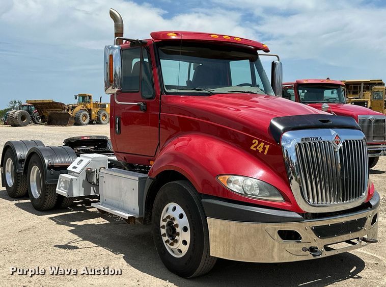 image for item ML9097 2017 International ProStar 122  semi truck