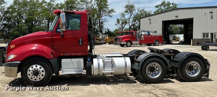 image for item ML9097 2017 International ProStar 122  semi truck