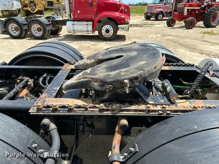 image for item ML9097 2017 International ProStar 122  semi truck