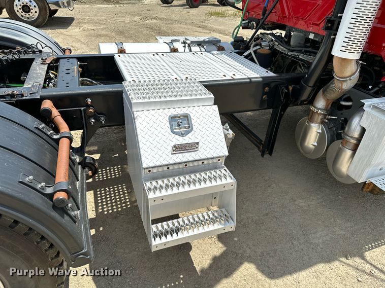 image for item ML9097 2017 International ProStar 122  semi truck