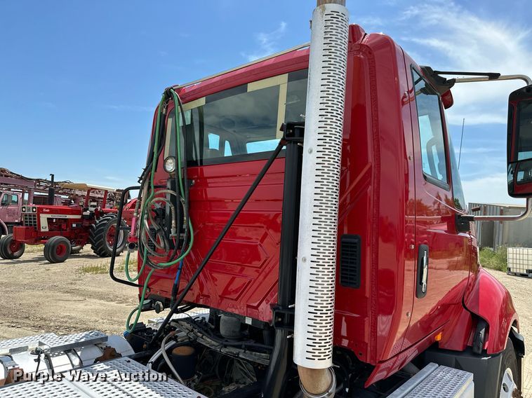 image for item ML9097 2017 International ProStar 122  semi truck