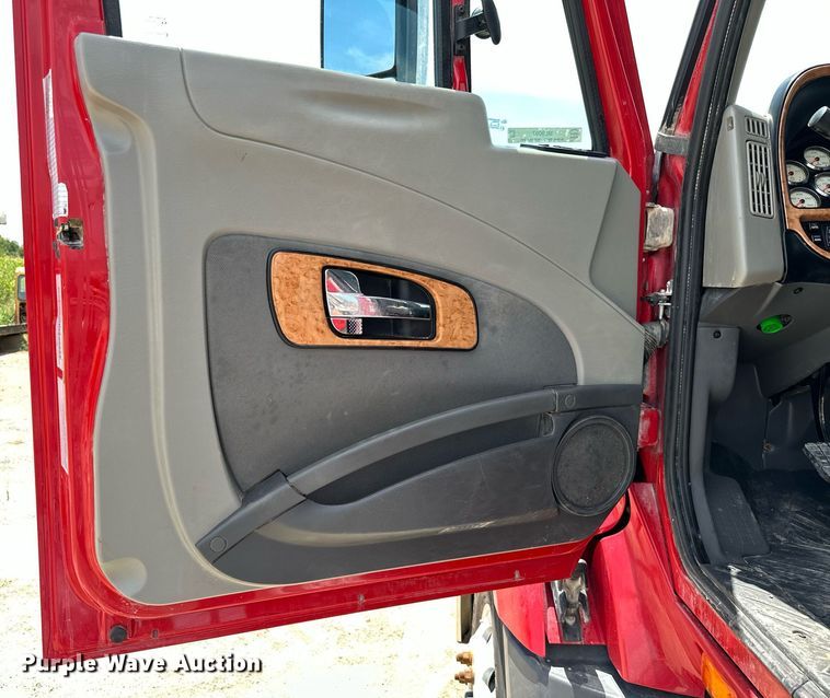 image for item ML9097 2017 International ProStar 122  semi truck