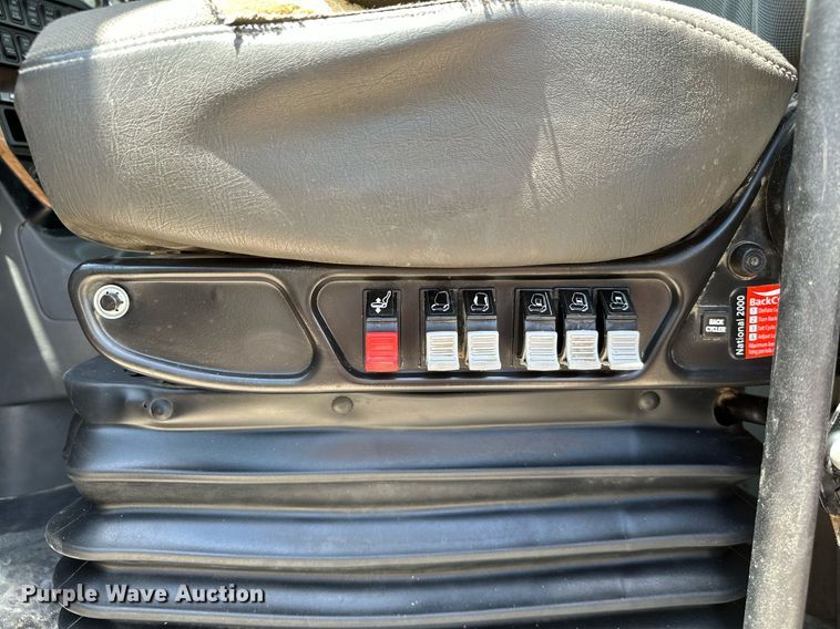 image for item ML9097 2017 International ProStar 122  semi truck