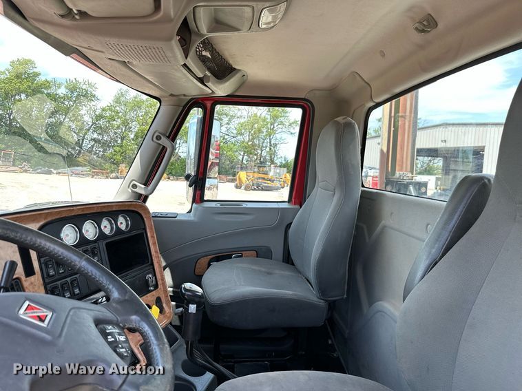 image for item ML9097 2017 International ProStar 122  semi truck