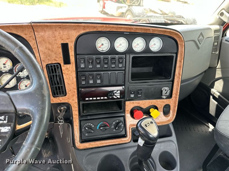 image for item ML9097 2017 International ProStar 122  semi truck