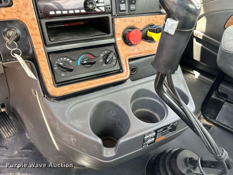 image for item ML9097 2017 International ProStar 122  semi truck