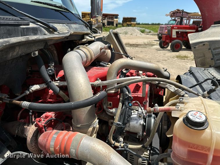 image for item ML9097 2017 International ProStar 122  semi truck