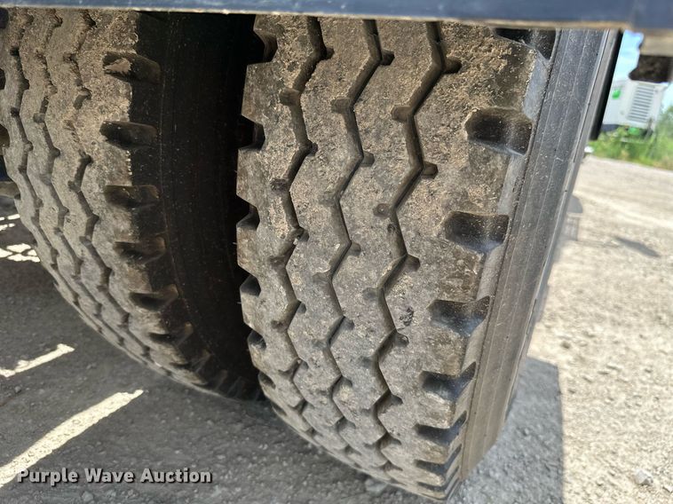 image for item ML9097 2017 International ProStar 122  semi truck