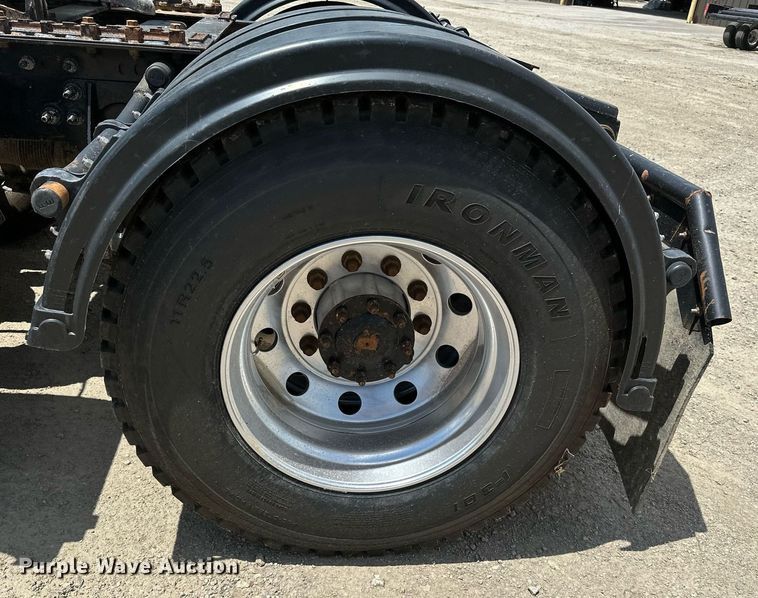 image for item ML9097 2017 International ProStar 122  semi truck