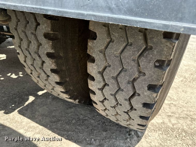 image for item ML9097 2017 International ProStar 122  semi truck