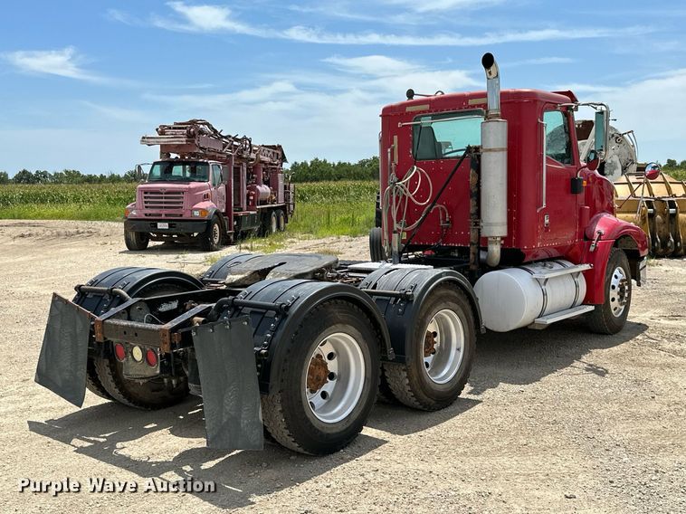 image for item ML9098 2003 International 9400i  semi truck