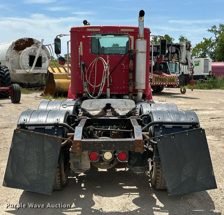 image for item ML9098 2003 International 9400i  semi truck