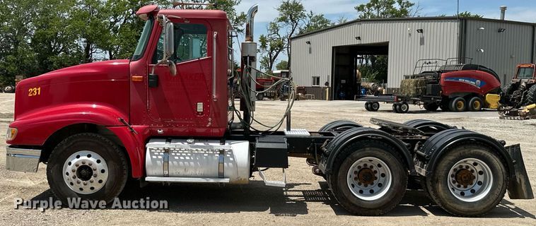 image for item ML9098 2003 International 9400i  semi truck