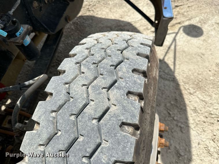 image for item ML9098 2003 International 9400i  semi truck