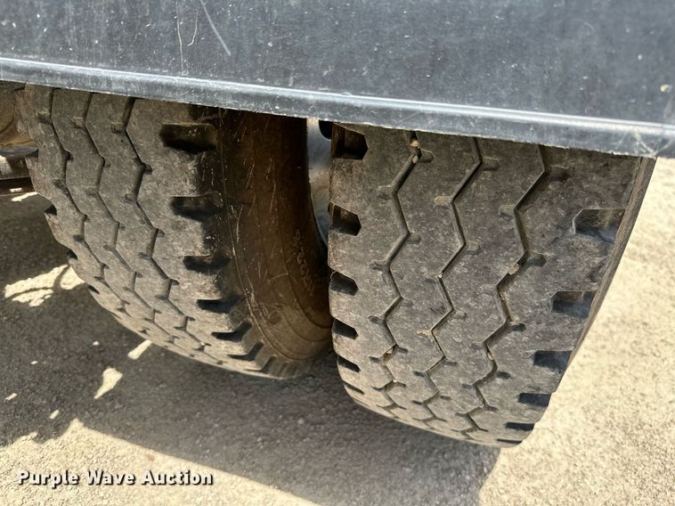 image for item ML9098 2003 International 9400i  semi truck