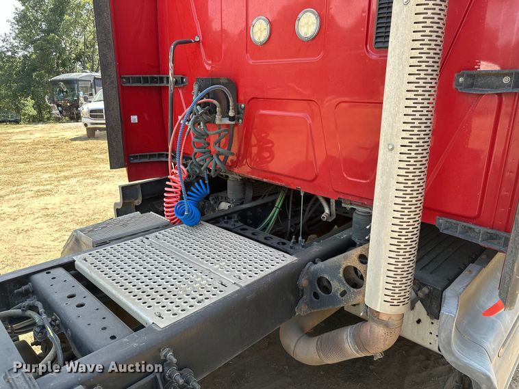 image for item ML9105 2013 International ProStar  semi truck