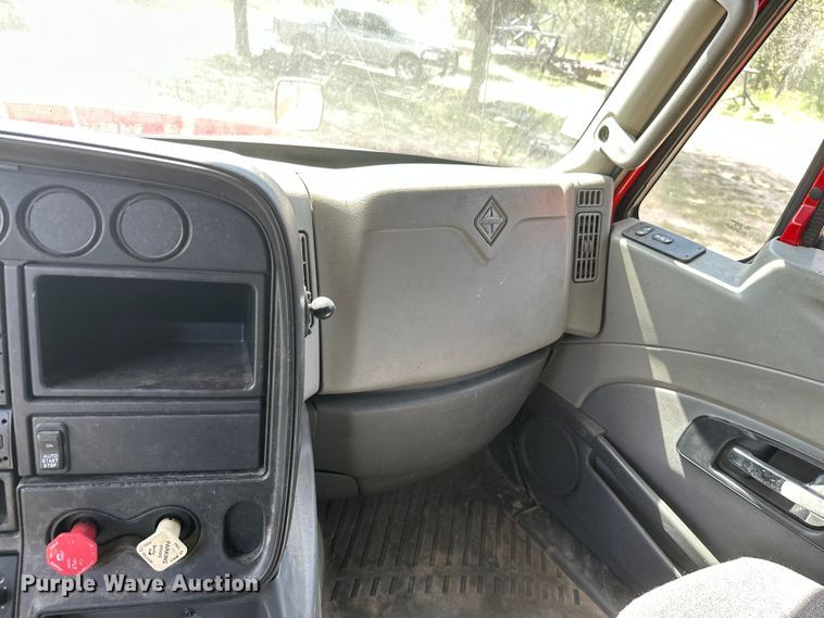 image for item ML9105 2013 International ProStar  semi truck