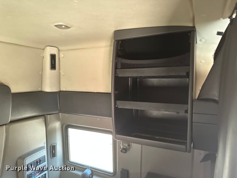 image for item ML9105 2013 International ProStar  semi truck