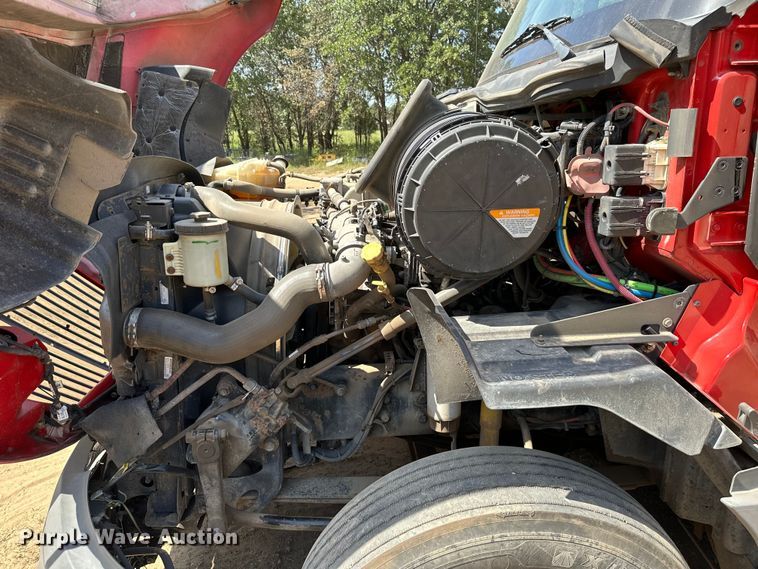 image for item ML9105 2013 International ProStar  semi truck