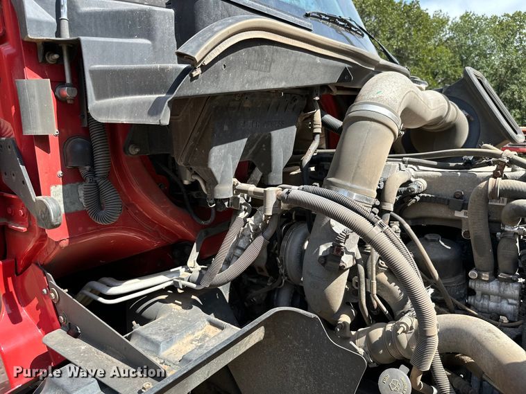 image for item ML9105 2013 International ProStar  semi truck