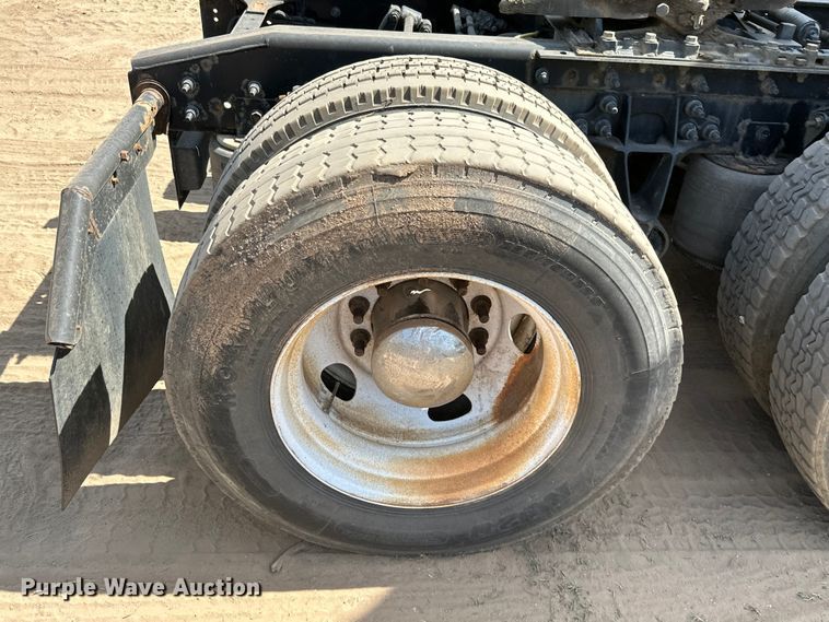 image for item ML9105 2013 International ProStar  semi truck