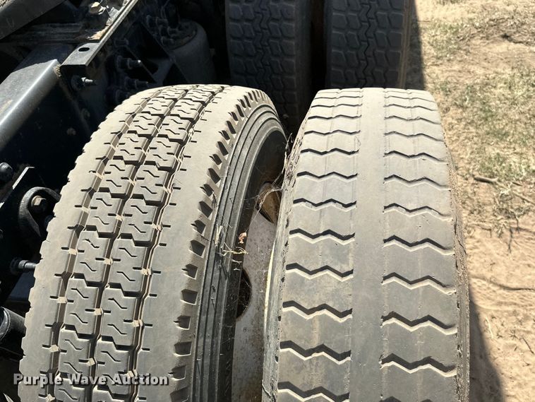 image for item ML9105 2013 International ProStar  semi truck