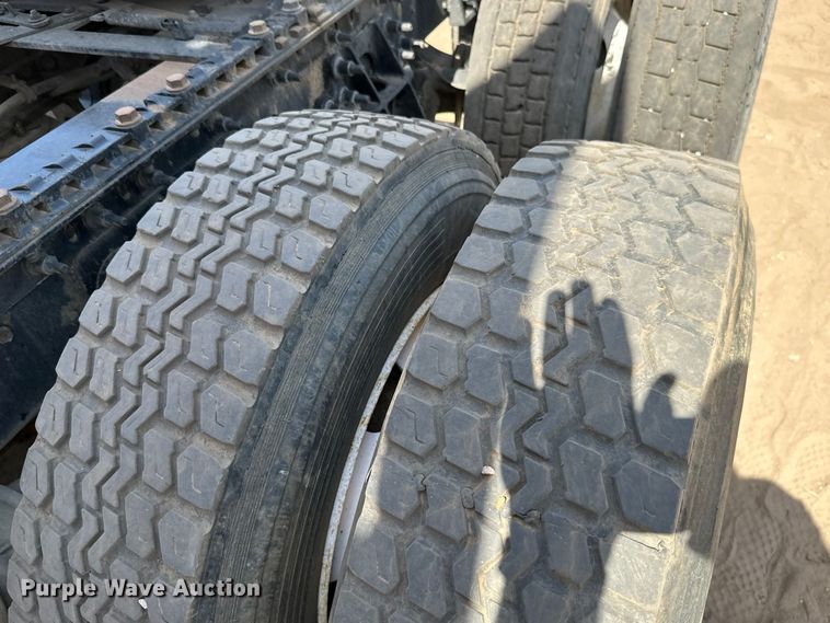 image for item ML9105 2013 International ProStar  semi truck