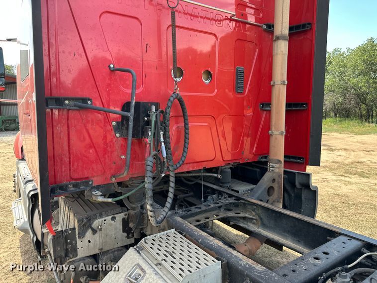 image for item ML9106 2013 International ProStar  semi truck