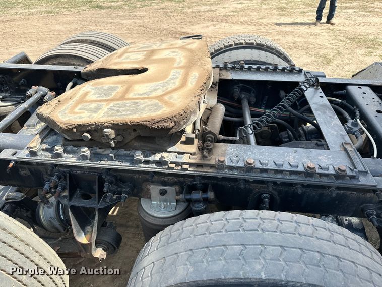 image for item ML9106 2013 International ProStar  semi truck