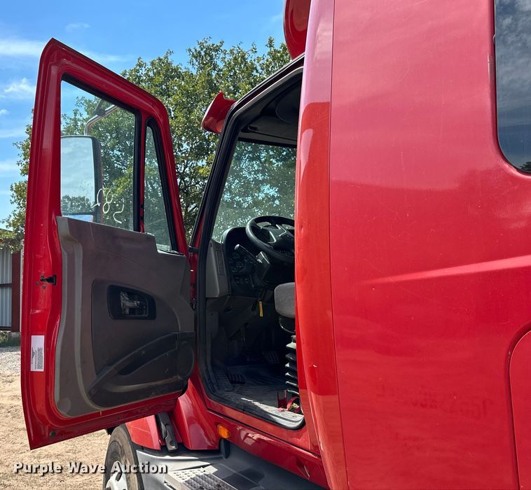 image for item ML9106 2013 International ProStar  semi truck