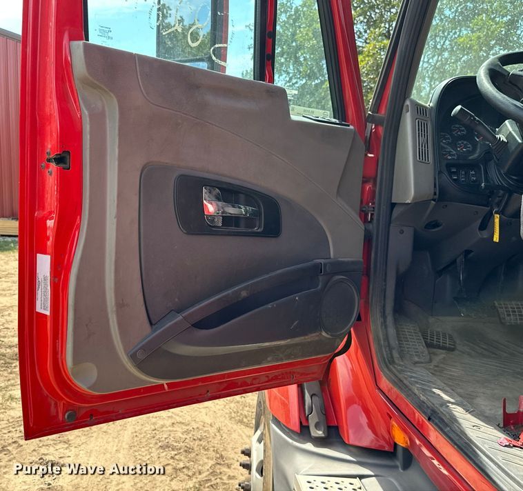 image for item ML9106 2013 International ProStar  semi truck