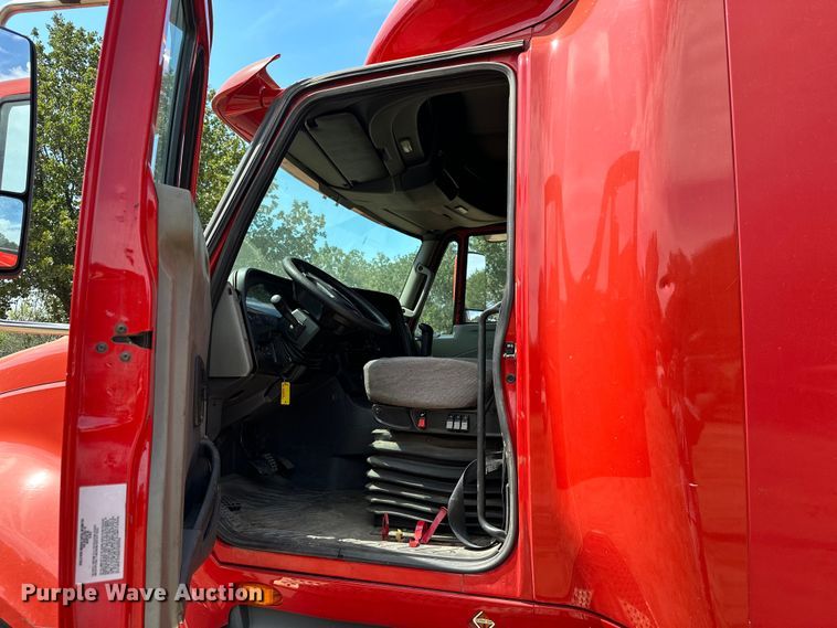 image for item ML9106 2013 International ProStar  semi truck