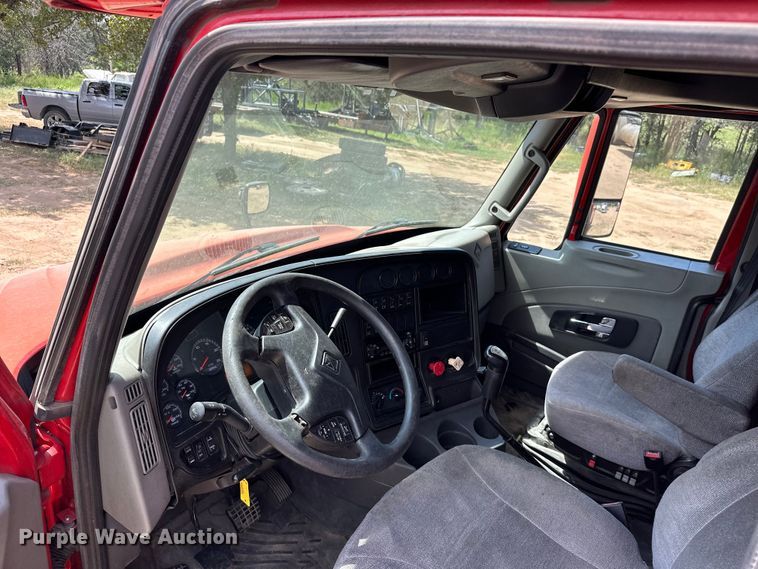 image for item ML9106 2013 International ProStar  semi truck