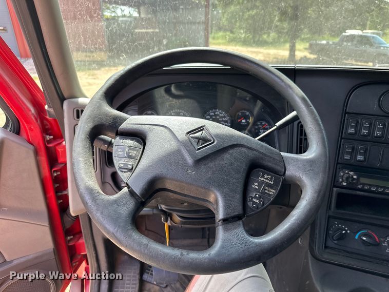 image for item ML9106 2013 International ProStar  semi truck