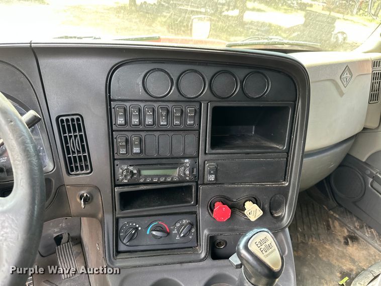 image for item ML9106 2013 International ProStar  semi truck