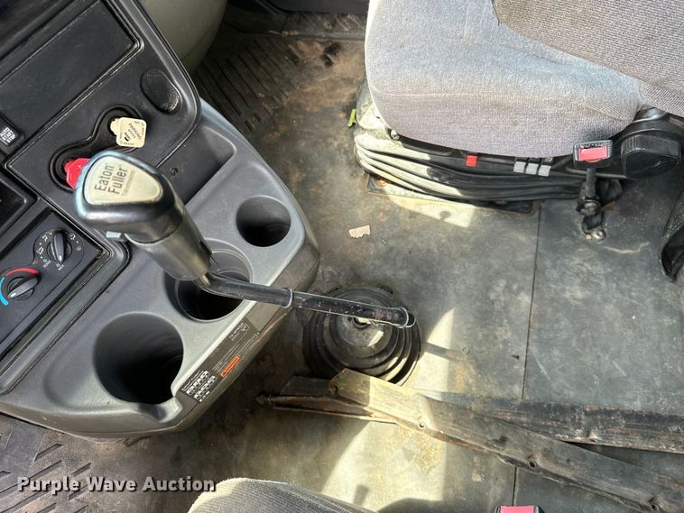 image for item ML9106 2013 International ProStar  semi truck