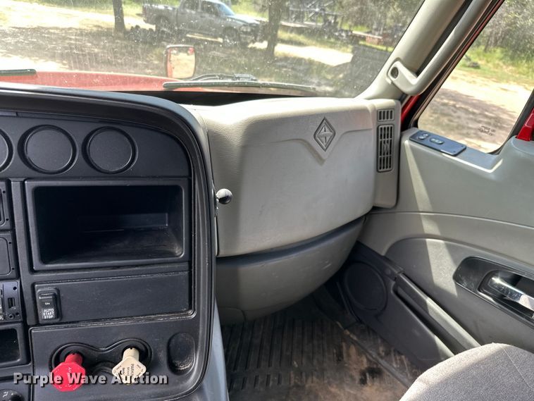 image for item ML9106 2013 International ProStar  semi truck