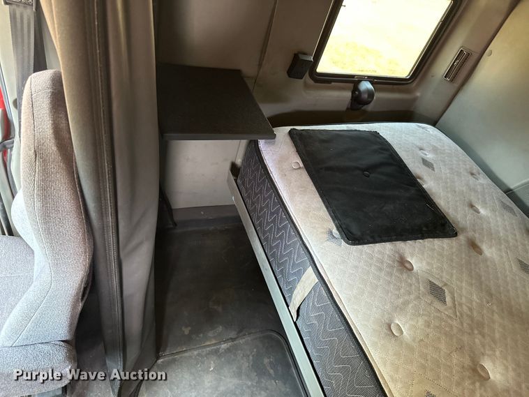 image for item ML9106 2013 International ProStar  semi truck