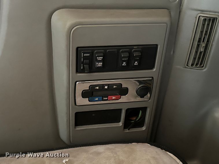 image for item ML9106 2013 International ProStar  semi truck