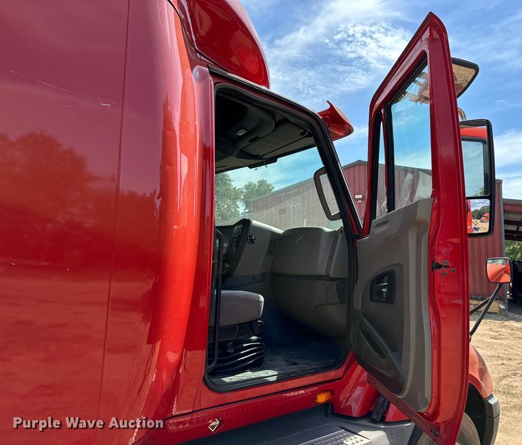 image for item ML9106 2013 International ProStar  semi truck